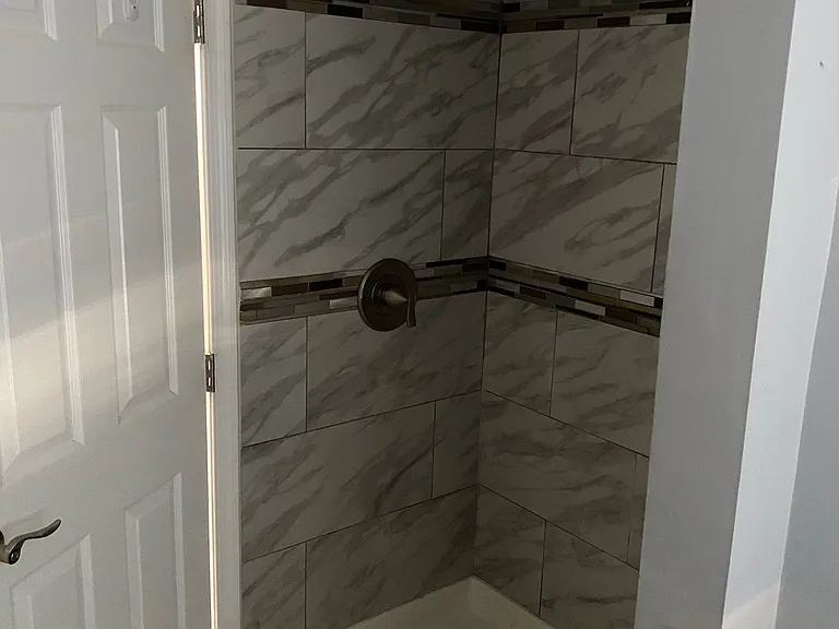 438 Main St #NEW ROOM 600 AVAILA — Photo 13