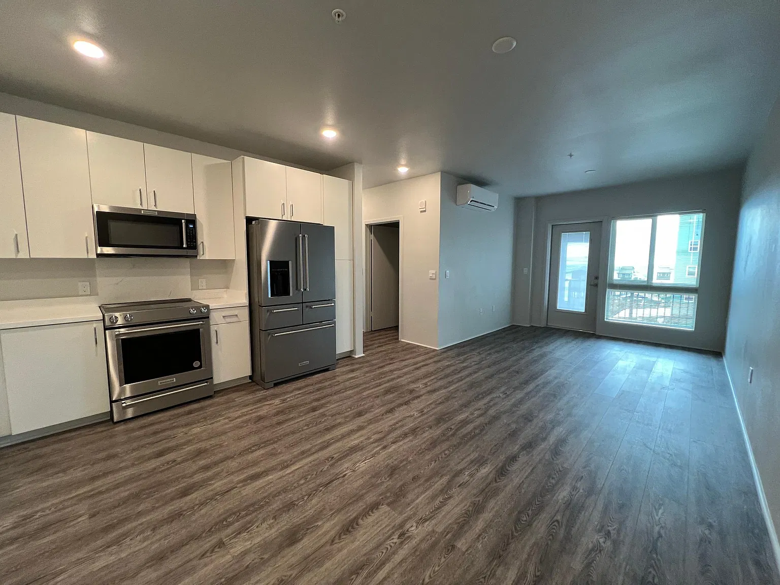 1 bed, 669 sqft, $2,500 — Photo 3