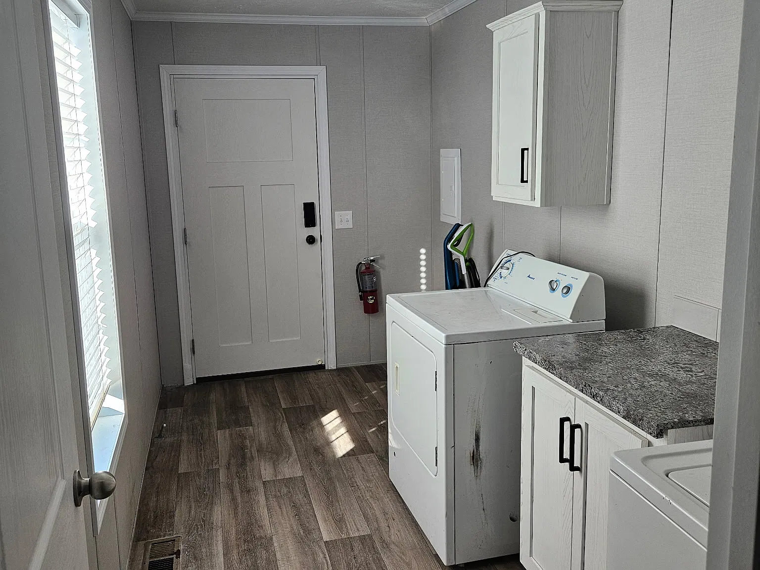 3 bed, 1700 sqft, $1,700 — Photo 3