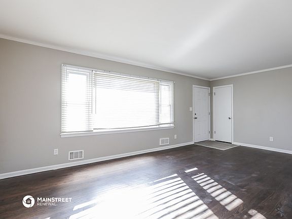 4th image of 12518 E 49th St