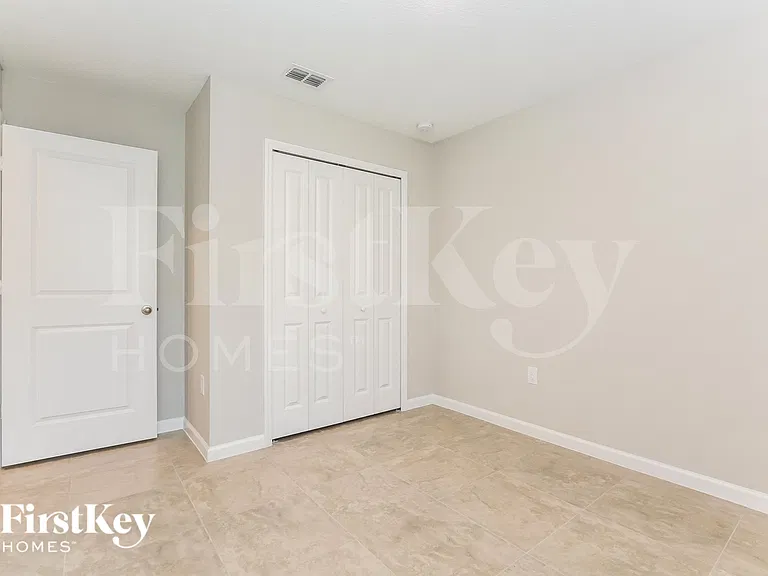 610 Lindbergh Way — Photo 13
