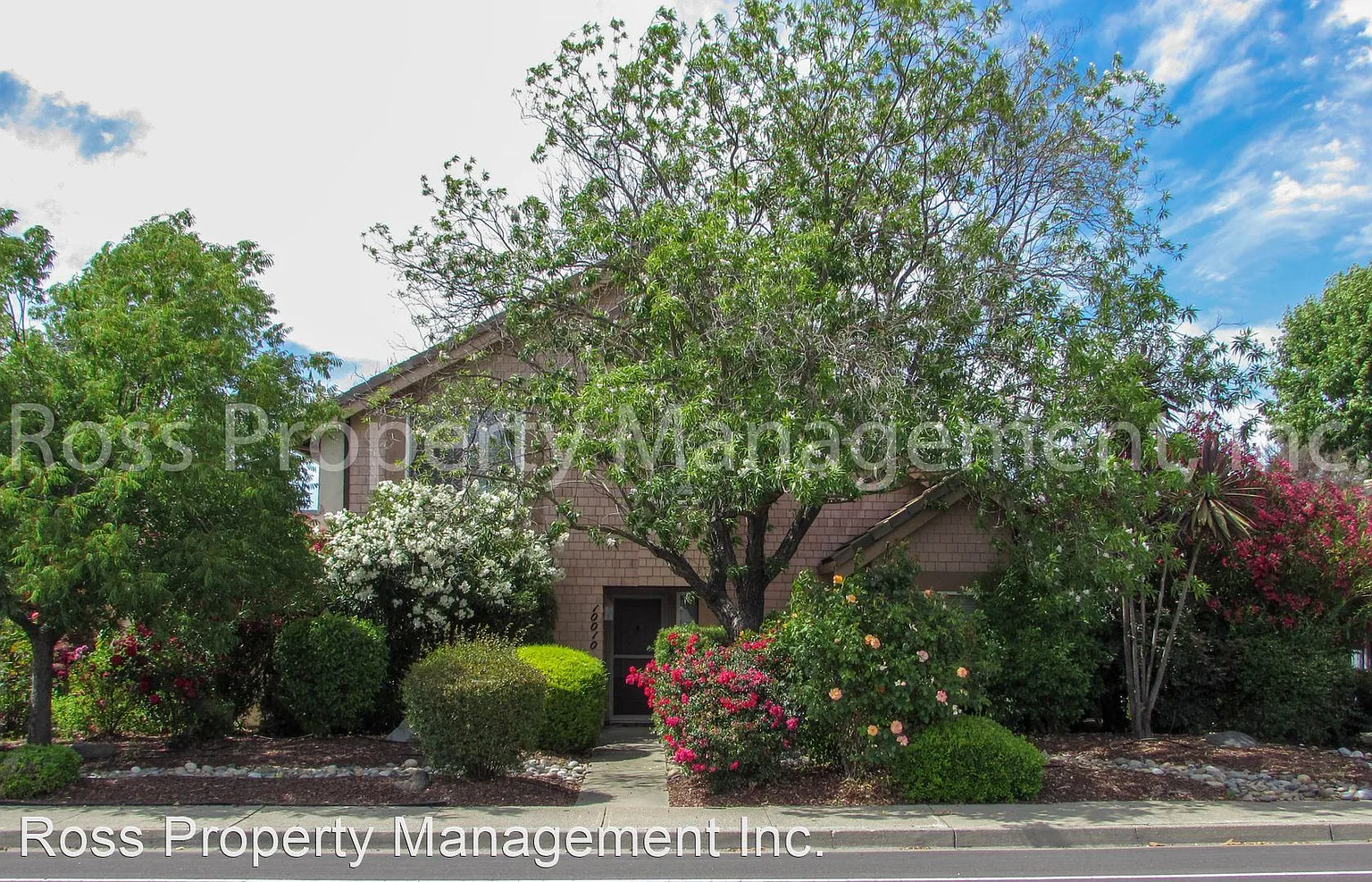 10010 Foxboro Cir photo 1