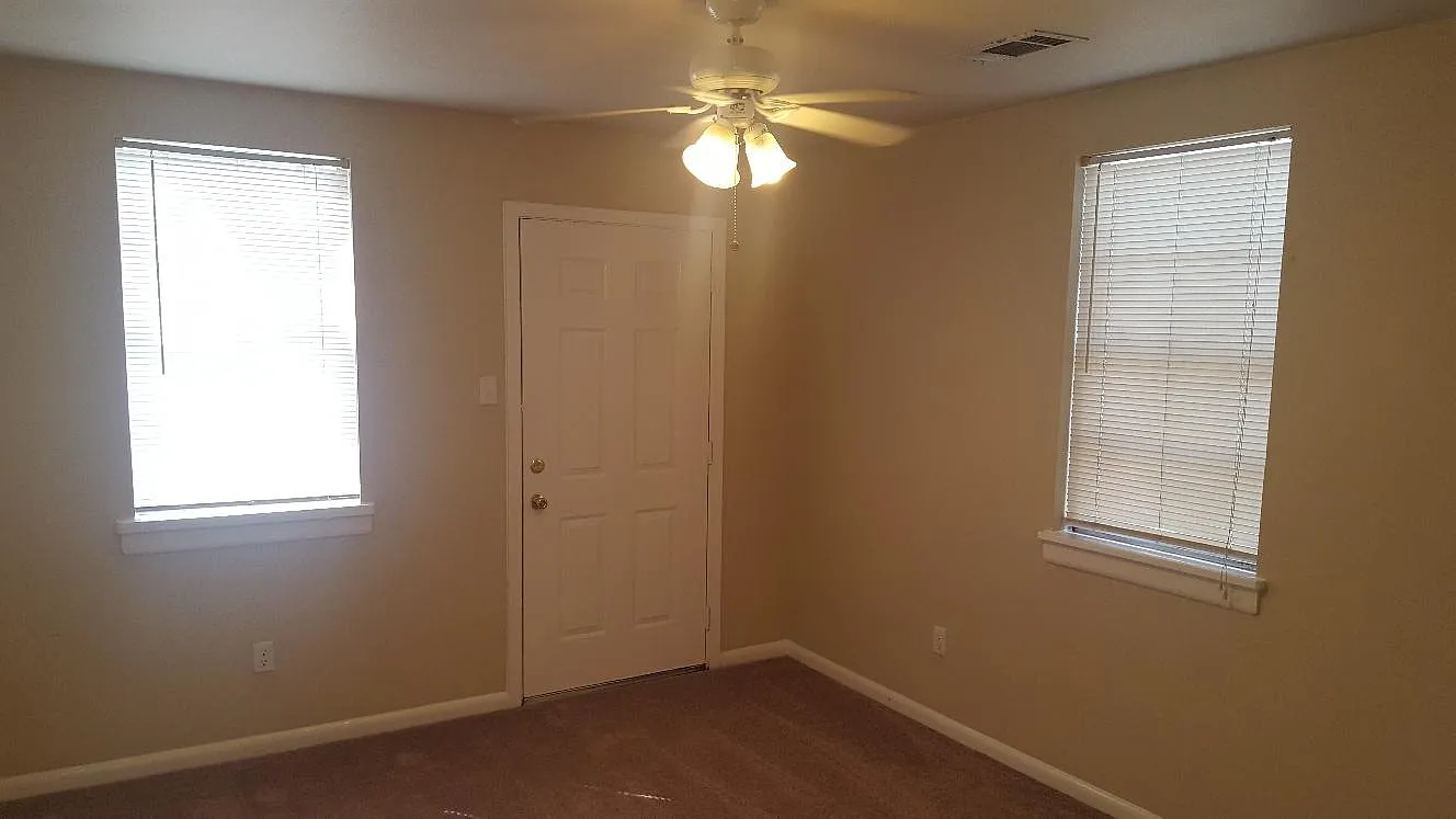 2 bed, 768 sqft, $1,495 — Photo 3