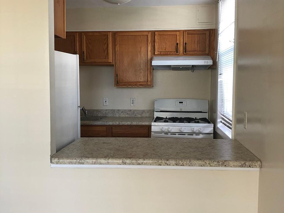 1st image of 535 Vandalia Ave #1