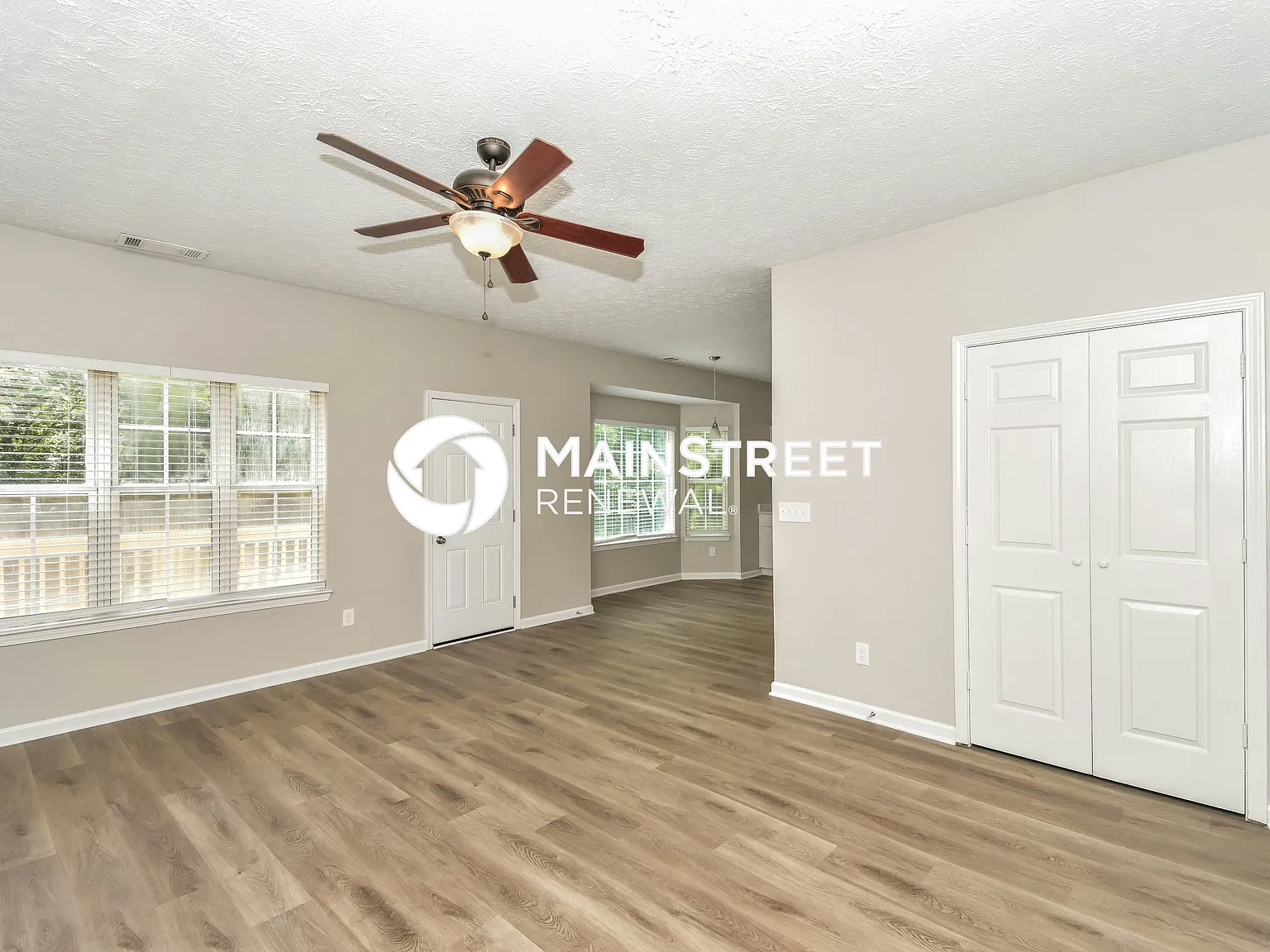 480 Burdett Ridge Ct — Photo 3