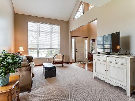 4th image of 582 Westwynd Cir
