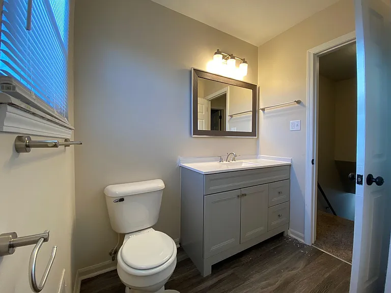 2nd Floor Bathroom