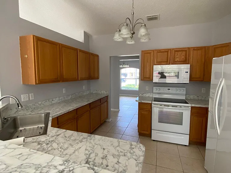 632 SE Chapman Ave — Photo 30