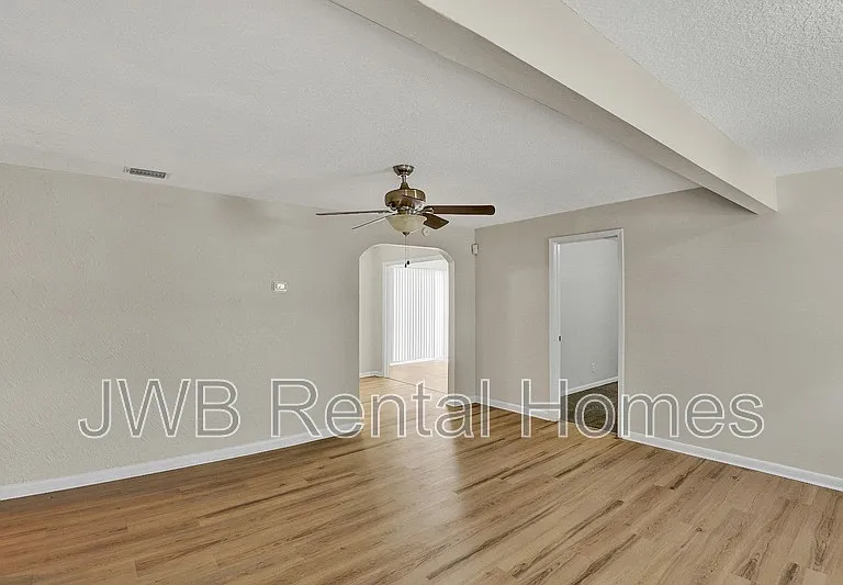 2150 Prospect St — Photo 5