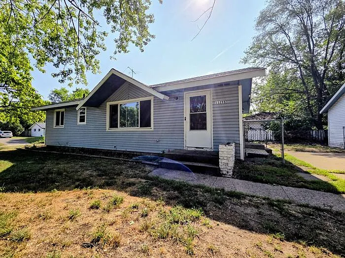 4 bed, 1.0 bath, 1100 sqft, $1,995 — Photo 1