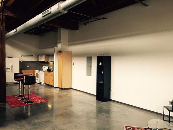 3rd image of 2017 Washington Ave Unit 407