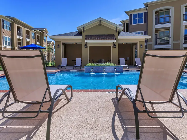 Midway Villas Apartments — Photo 12
