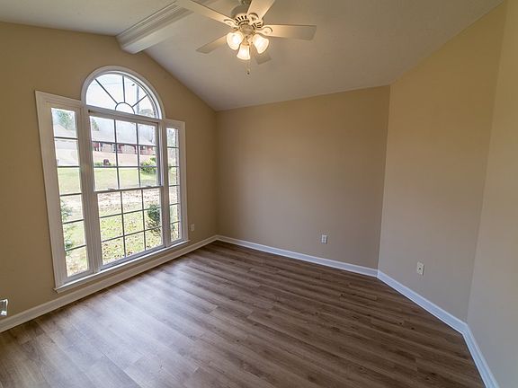3rd image of 512 Williamsburg Dr