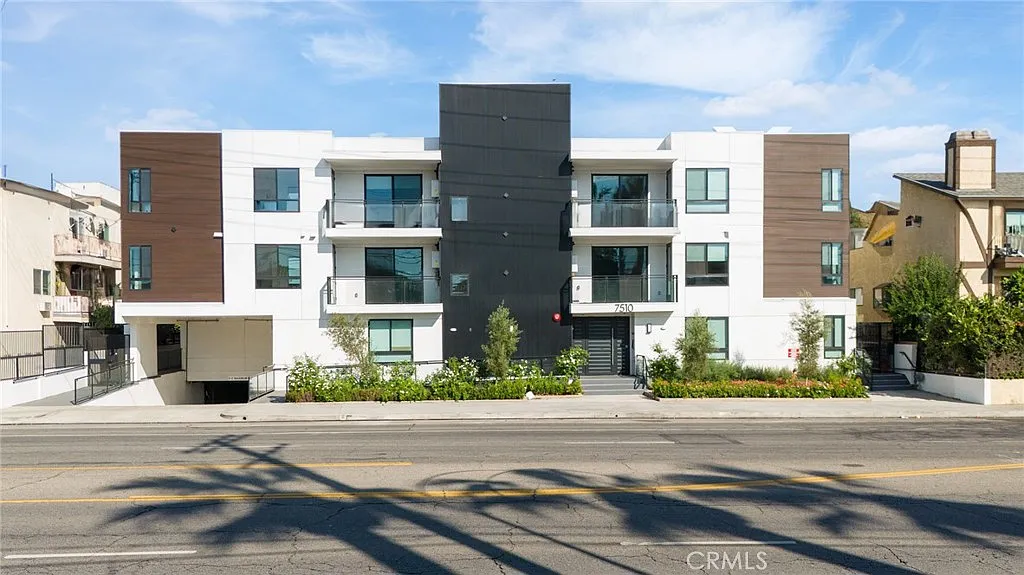 Building Photo - 7510 Sepulveda Blvd #304