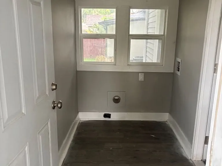 608 N Lasalle St — Photo 9