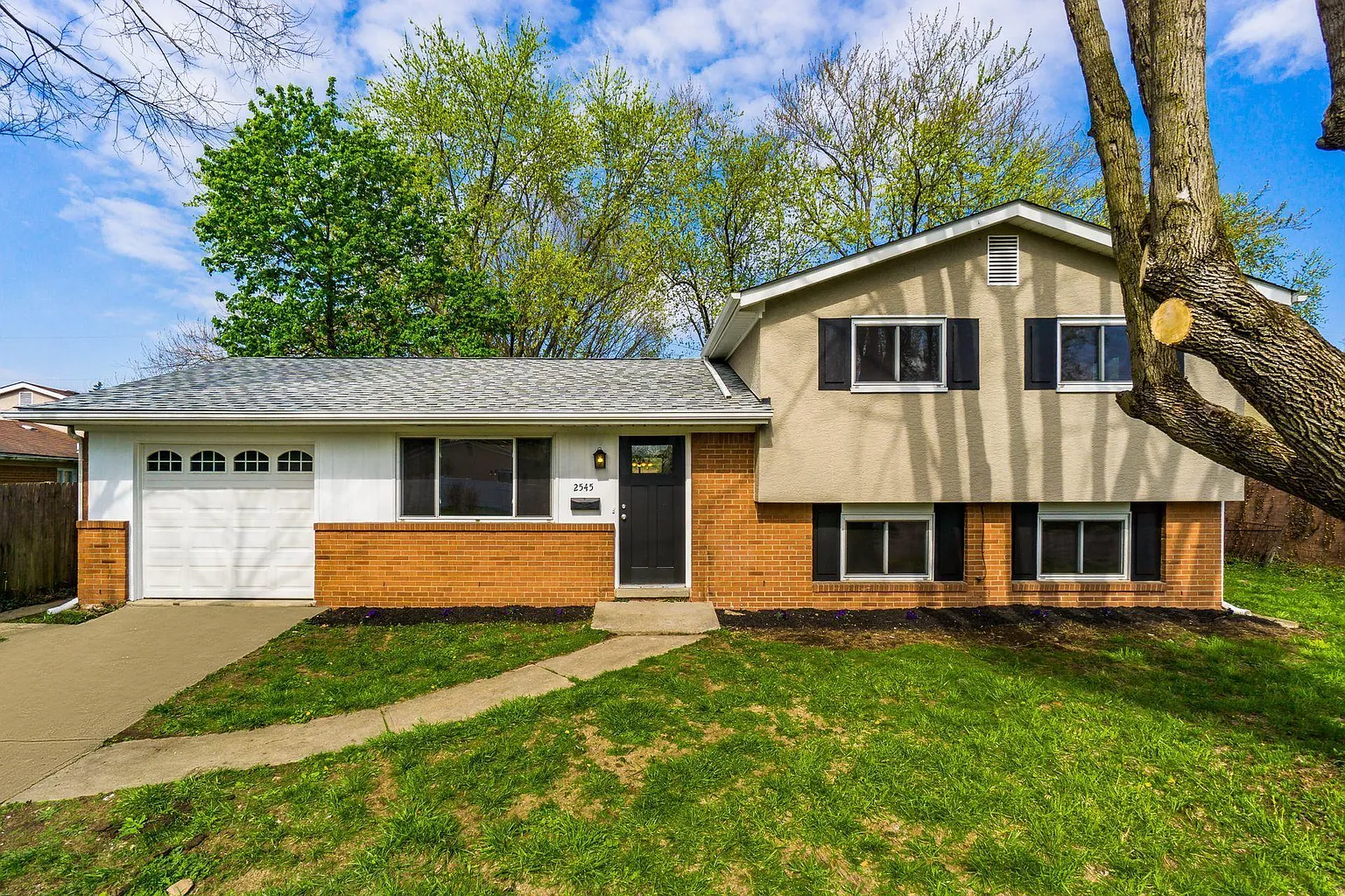 2545 Lipton Rd photo 1
