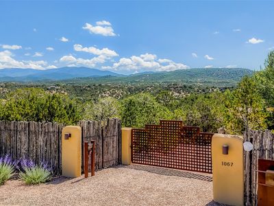 1067 Bishops Lodge Rd, Santa Fe, NM, 87501