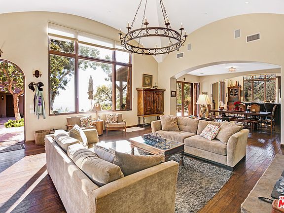 2nd image of 2701 Barrymore Dr