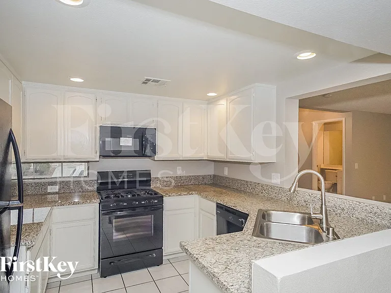 261 Mattino Way — Photo 12