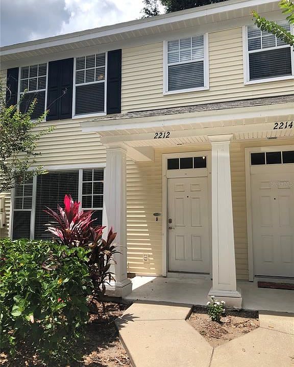 1st image of 2212 Golden Oak Ln