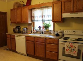 91 Fallbrook St, Carbondale, PA 18407