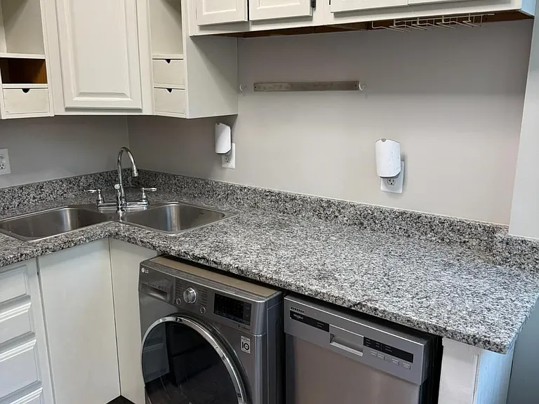 318 N Carolina Ave SE #1 — Photo 4