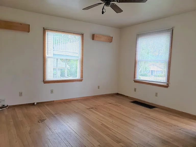 408 Yakima St — Photo 2
