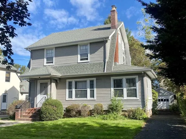 245 Bell Ave, Hasbrouck Heights, NJ 07604