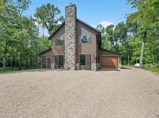W13139 Balsam Lake Rd, Crivitz, WI 54114