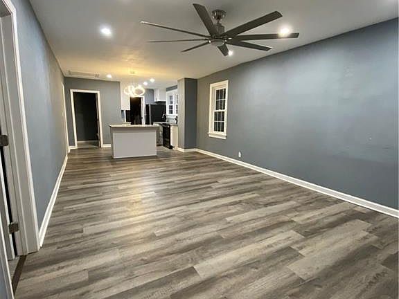 2nd image of 837 22nd St