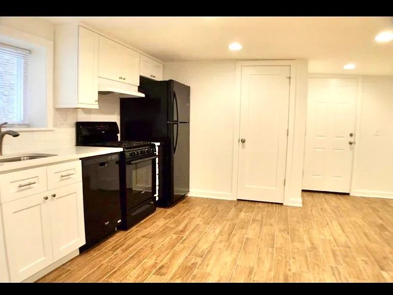 2652 N Harding Ave — Photo 7