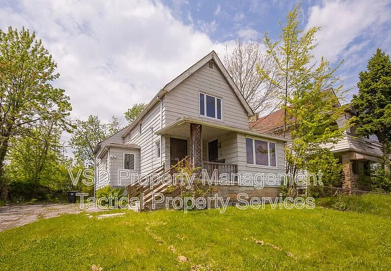 3408 E 140th St #2 — Photo 2