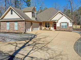 5 Archidona Ln, Hot Springs Village, AR 71909