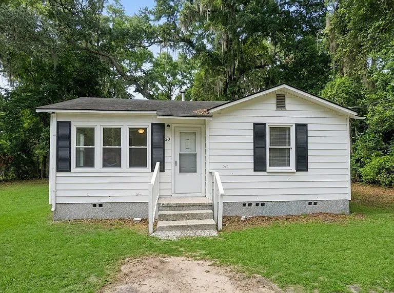 20 Youmans Dr — Photo 1