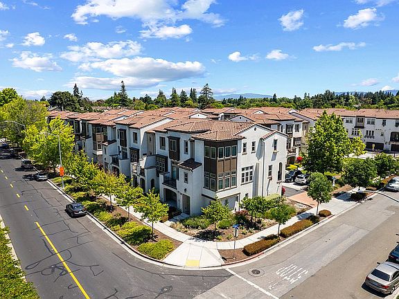 3rd image of 111 Fairchild Dr