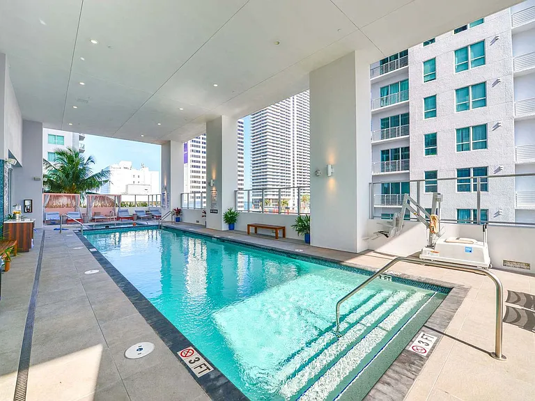 227 NE 2nd St #31-ID1230857P — Photo 5