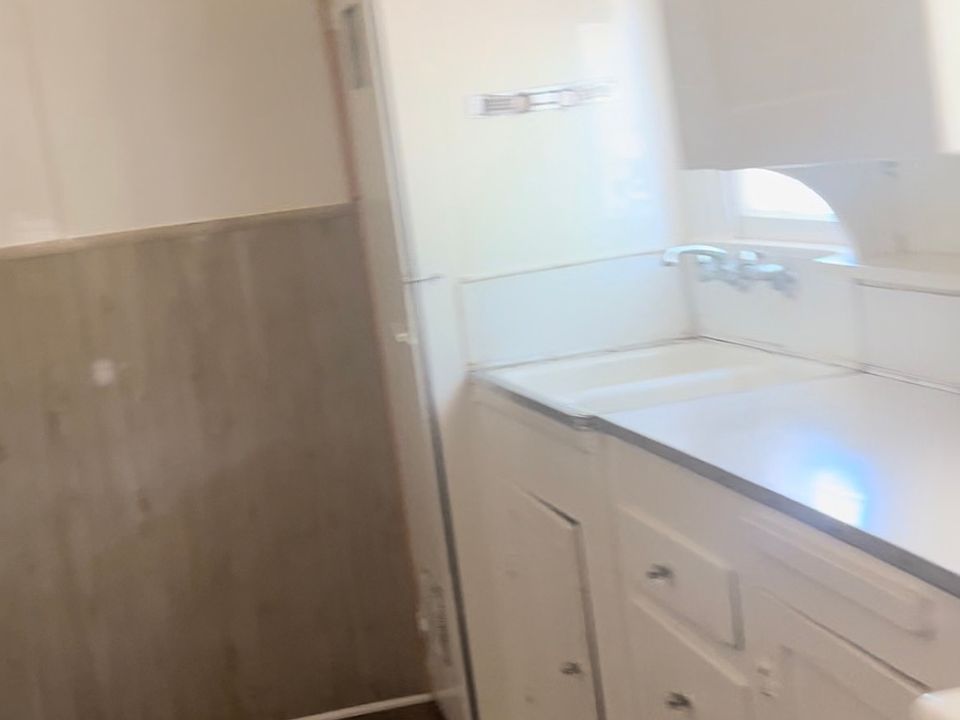 2nd image of 260 Nordina St APT B