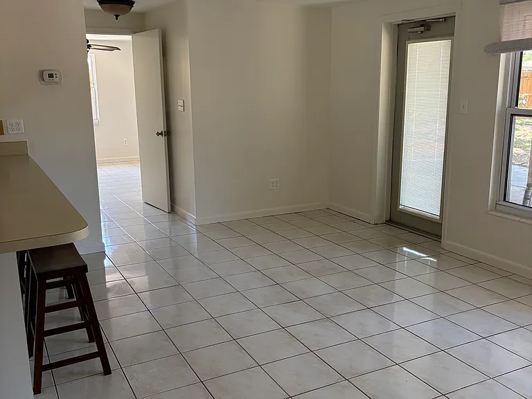 312 W Cornelius Cir — Photo 5