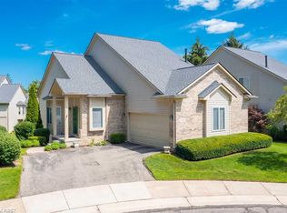 732 Mill Pointe Dr, Milford, MI