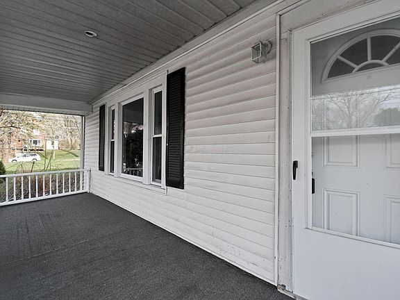 2nd image of 453 W Dickson Ave