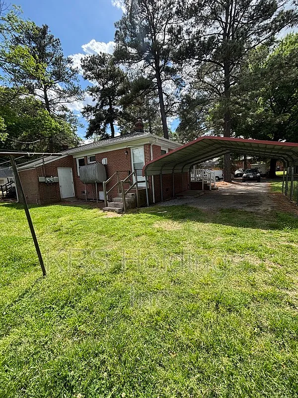 2 bed, 1.0 bath, $1,295 — Photo 3
