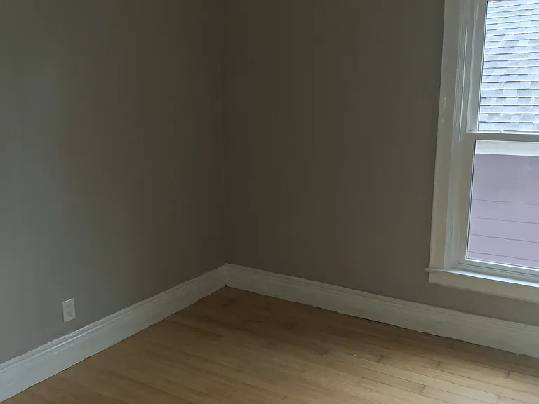 95 Sheffield Ave — Photo 9