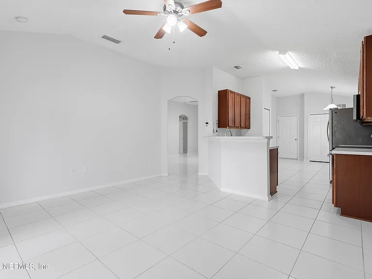 9847 Sailor Dr — Photo 15