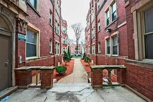 4714 S Michigan Photo 1 4714 S Michigan Photo 1
