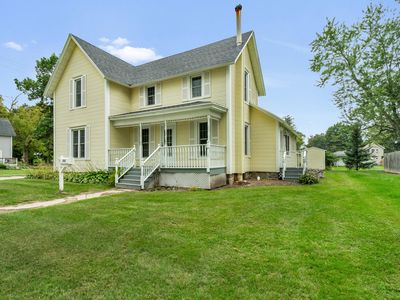 703 6th Ave, Lake Odessa, MI, 48849