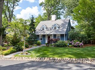 671 Sunset Rd, Teaneck, NJ 07666