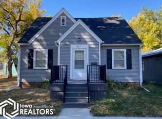 207 N 7th St, Clear Lake, IA 50428