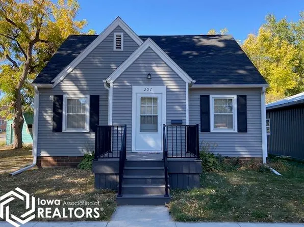 207 N 7th St, Clear Lake, IA 50428