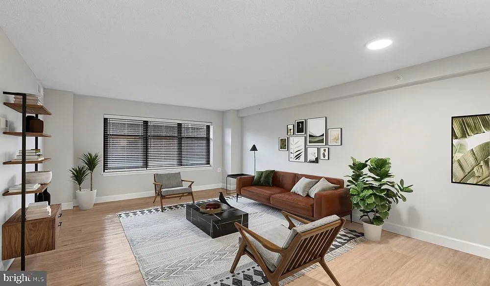 1 bed, 1.0 bath, 800 sqft, $2,727 — Photo 3