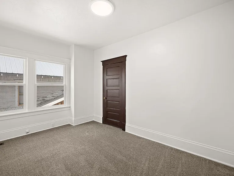 2624 W 8th Ave — Photo 30